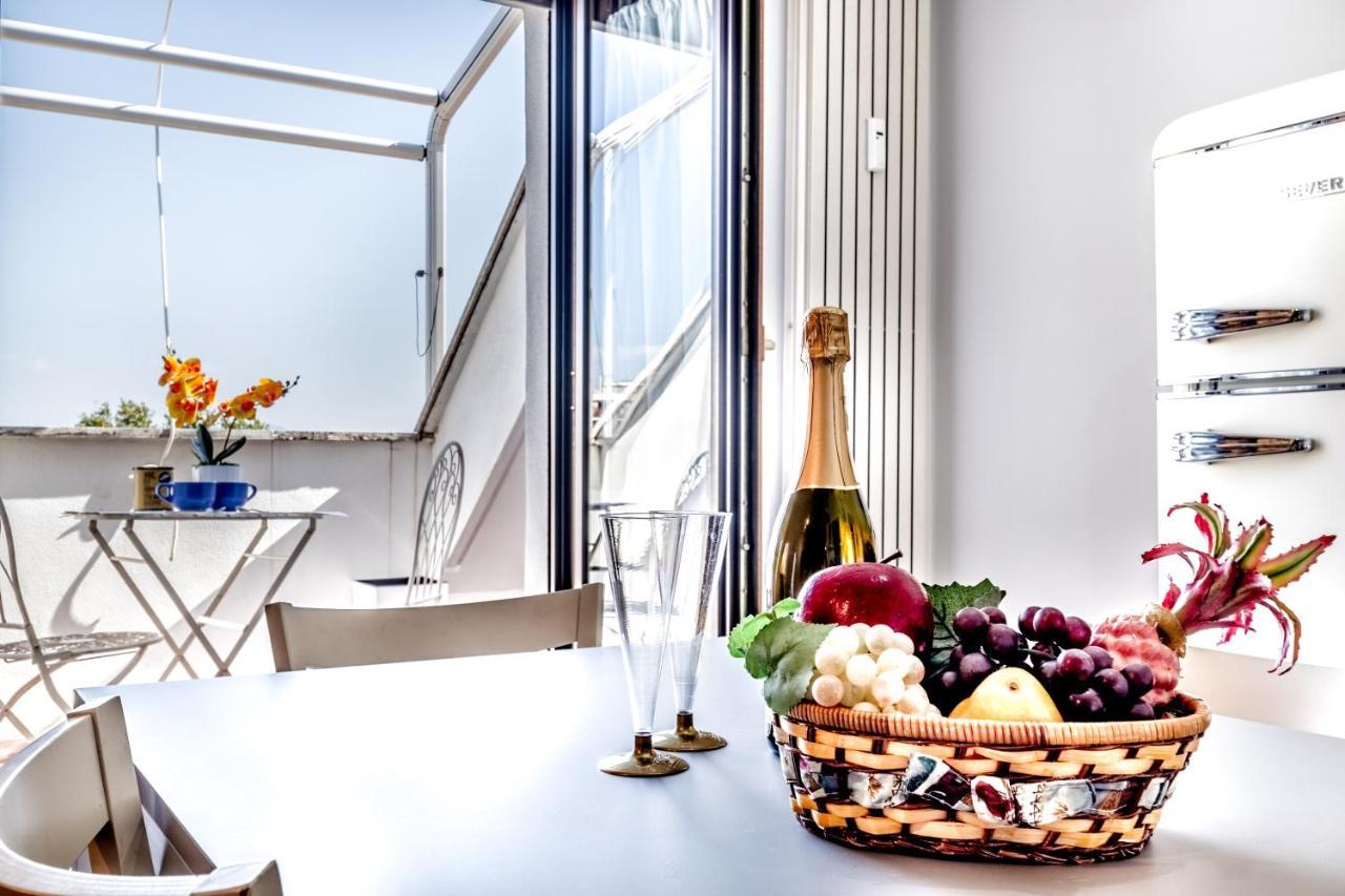 Bbhome Penthouse Bright And Elegant Metro Conca D'Oro Róma Kültér fotó