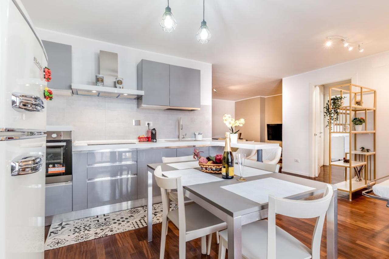 Bbhome Penthouse Bright And Elegant Metro Conca D'Oro Róma Kültér fotó