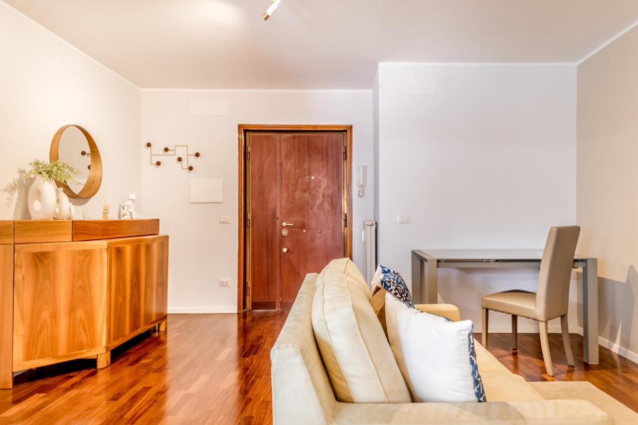 Bbhome Penthouse Bright And Elegant Metro Conca D'Oro Róma Kültér fotó