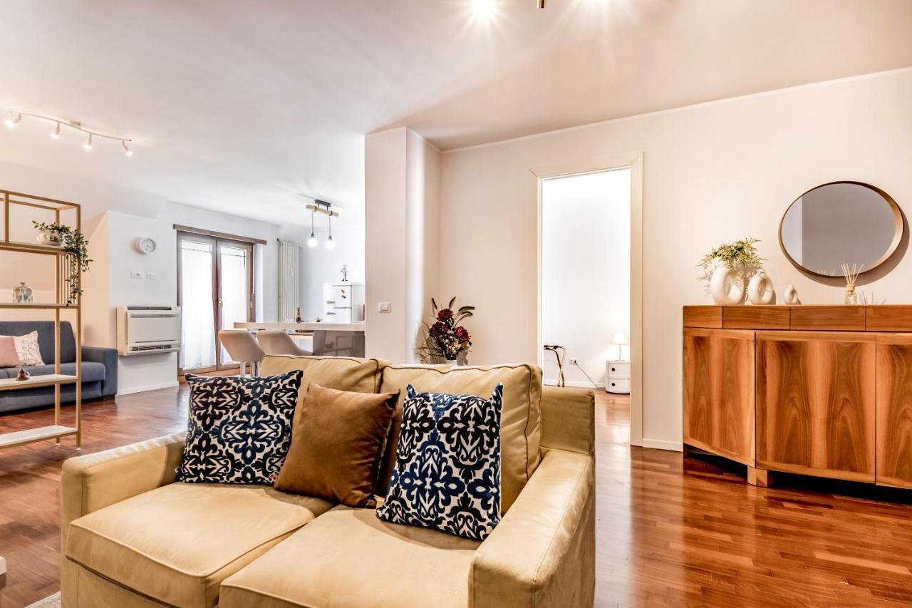 Bbhome Penthouse Bright And Elegant Metro Conca D'Oro Róma Kültér fotó